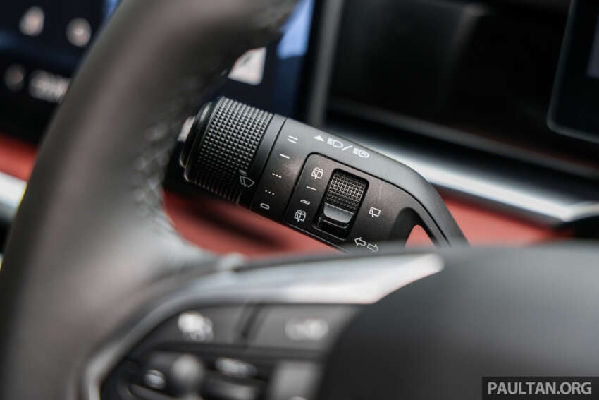 2025 Proton X50 facelift – full gallery of Flagship variant with big spoiler, two-tone interior, sunroof 1970490