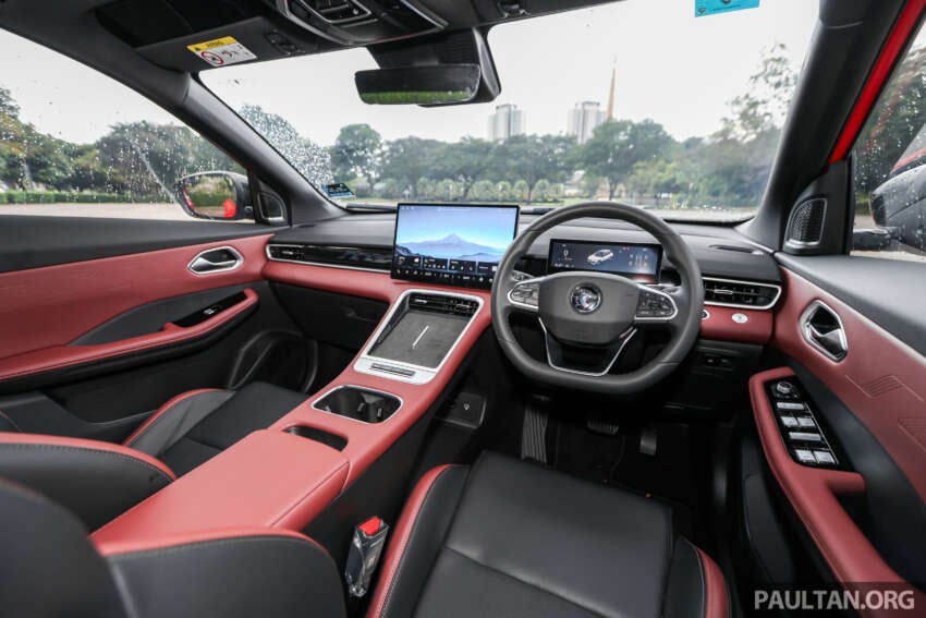 2025 Proton X50 facelift – full gallery of Flagship variant with big spoiler, two-tone interior, sunroof 1970553