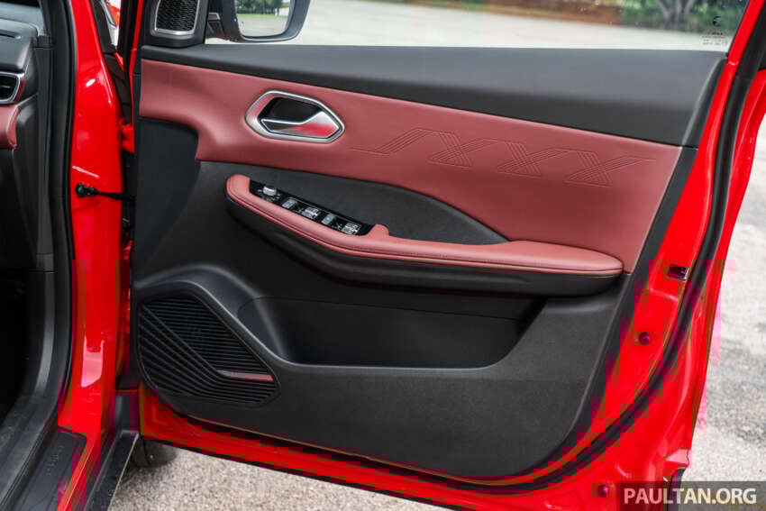 2025 Proton X50 facelift – full gallery of Flagship variant with big spoiler, two-tone interior, sunroof 1970556