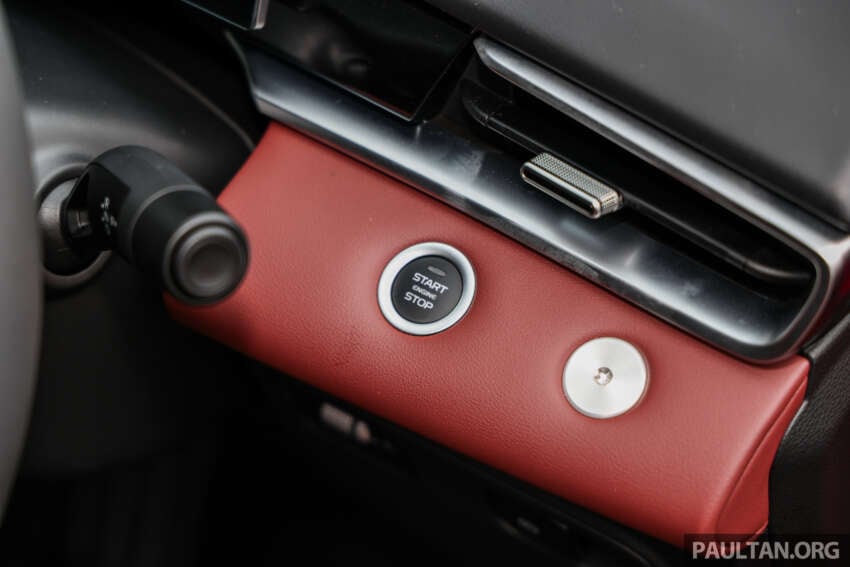 2025 Proton X50 facelift – full gallery of Flagship variant with big spoiler, two-tone interior, sunroof 1970567