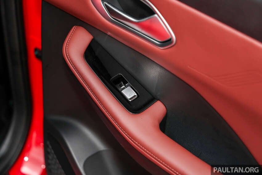 2025 Proton X50 facelift – full gallery of Flagship variant with big spoiler, two-tone interior, sunroof 1970571