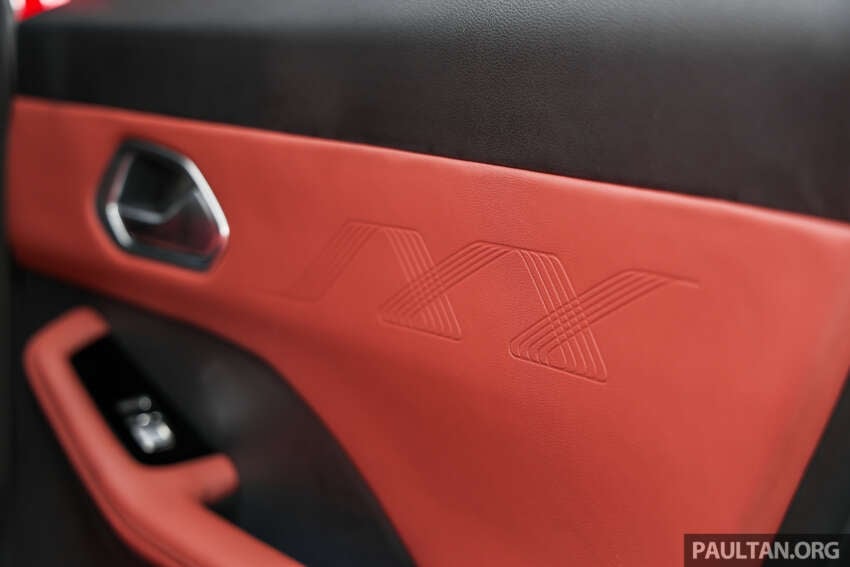 2025 Proton X50 facelift – full gallery of Flagship variant with big spoiler, two-tone interior, sunroof 1970572