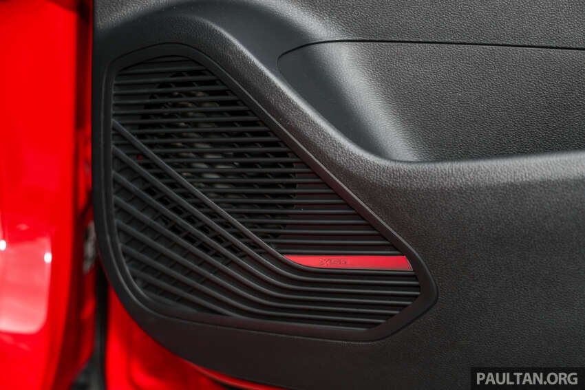 2025 Proton X50 facelift – full gallery of Flagship variant with big spoiler, two-tone interior, sunroof 1970573