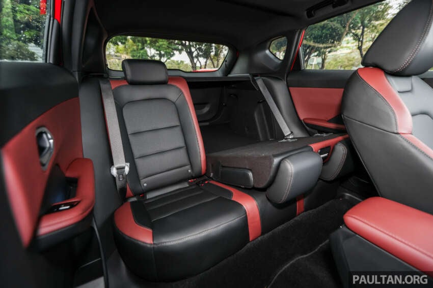 2025 Proton X50 facelift – full gallery of Flagship variant with big spoiler, two-tone interior, sunroof 1970578