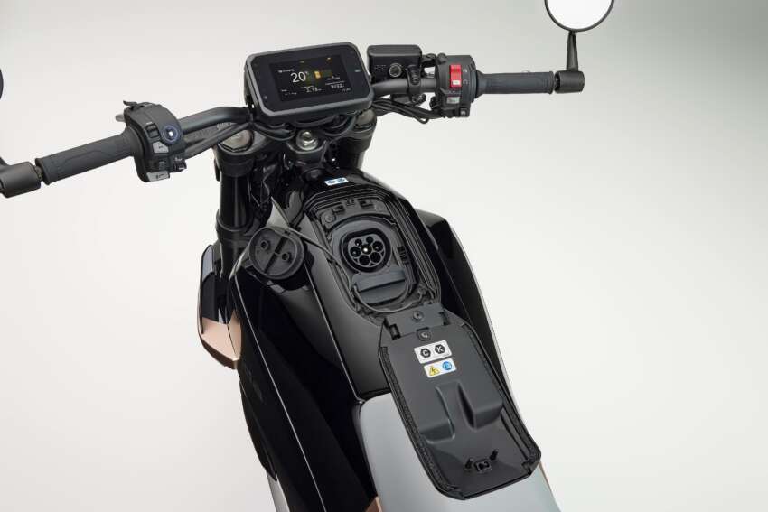 Honda WN7 electric motorcycle unveiled for Europe 1971738