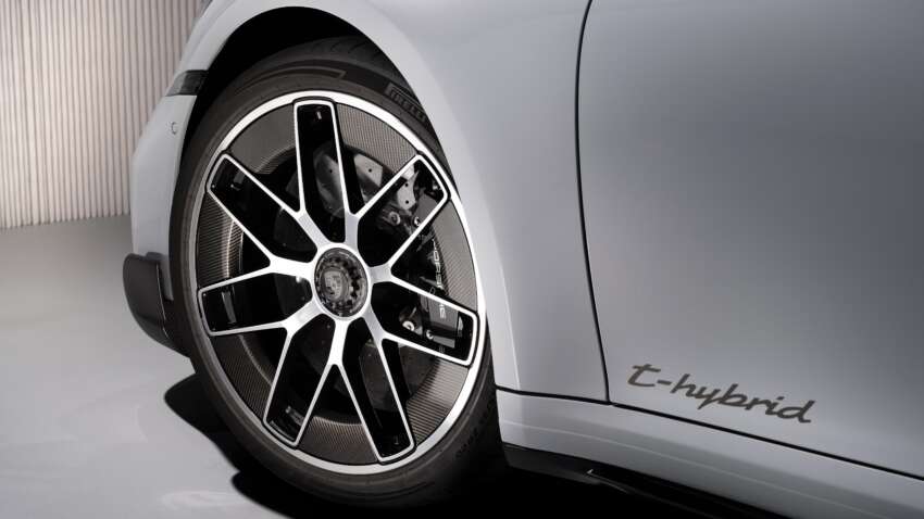 2026 Porsche 911 Turbo S – 992.2 range topper is most powerful 911 ever; 711 PS, 800 Nm T-Hybrid; 0-100 2.5s 1965178