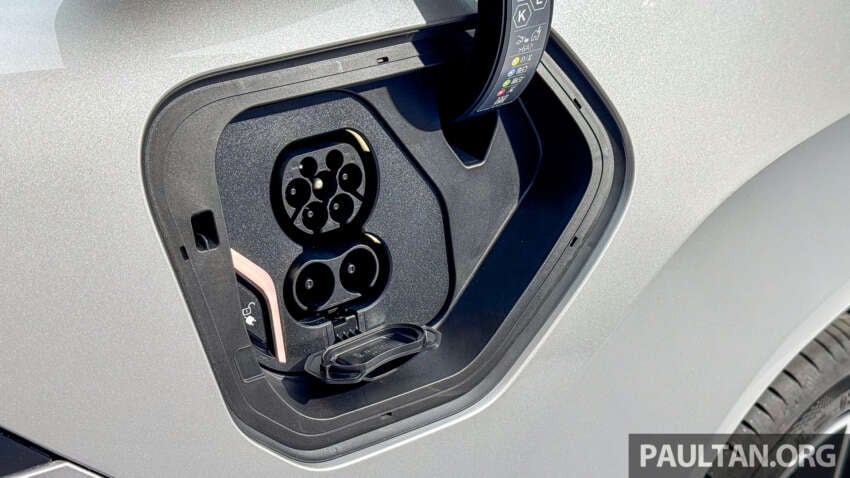 2026 BMW iX3 NA5 debuts: production Neue Klasse gets concept car looks, 805 km range, 372 km in 10min 1964822