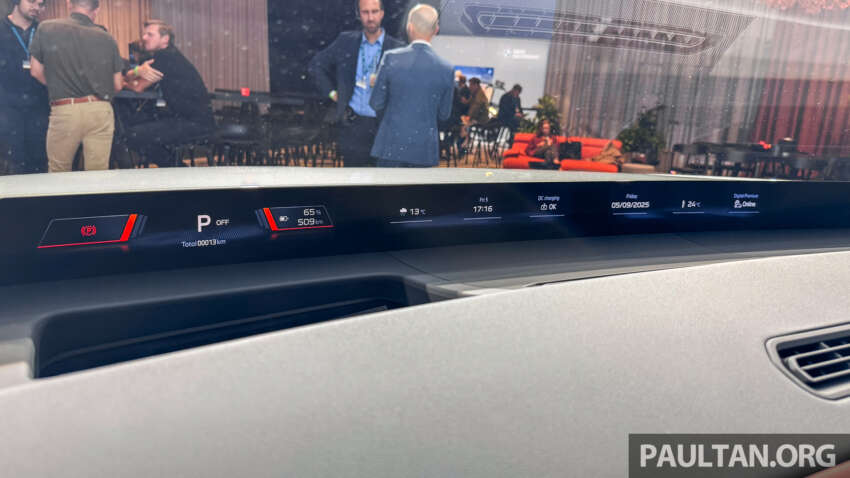 2026 BMW iX3 NA5 debuts: production Neue Klasse gets concept car looks, 805 km range, 372 km in 10min 1964836