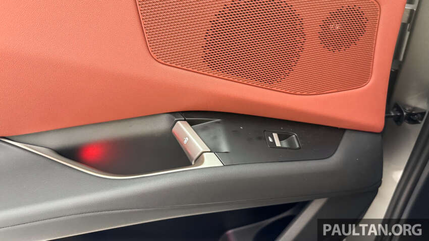 2026 BMW iX3 NA5 debuts: production Neue Klasse gets concept car looks, 805 km range, 372 km in 10min 1964849