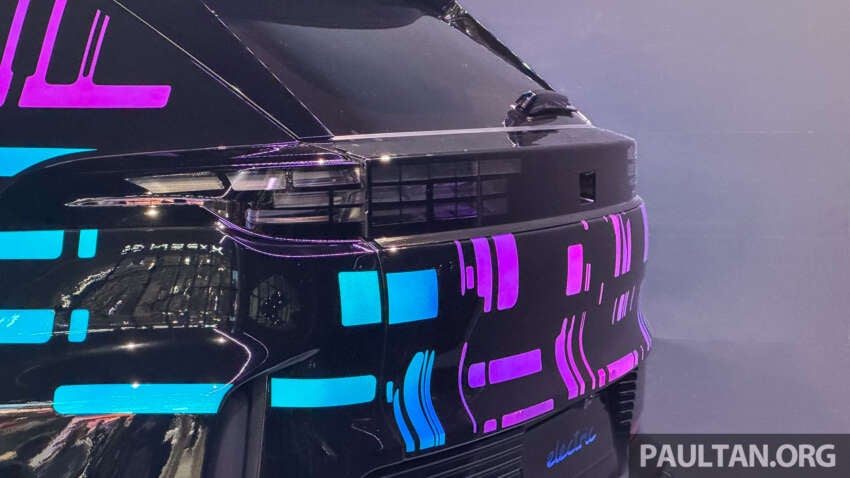 Porsche reveals 11-kW wireless AC charging tech – one-box solution to be offered for Cayenne Electric 1965536