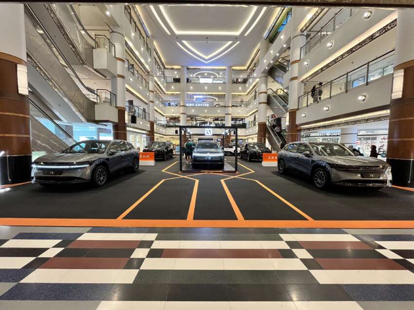 Check out the full Zeekr 7X SUV range at the Bangsar Shopping Centre roadshow this week – from RM179.8k 1967339