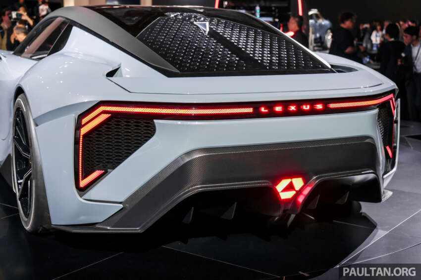 Lexus LS Concept reimagines luxury sedan as 6-wheeled MPV; LS Coupe, Micro Concepts also debut 1990064