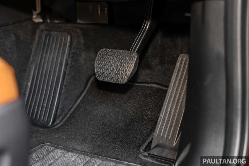 Mazda CX-80 2.5G PHEV AWD in Malaysia – three-row SUV, captain seats, 65 km NEDC EV range; RM297k 1981633