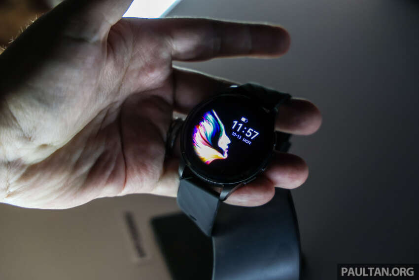 Perodua perkenal <em>smartwatch</em> P-Go — perisian sendiri, kunci kereta, peninjau kesihatan, AMOLED; RM950 1982539