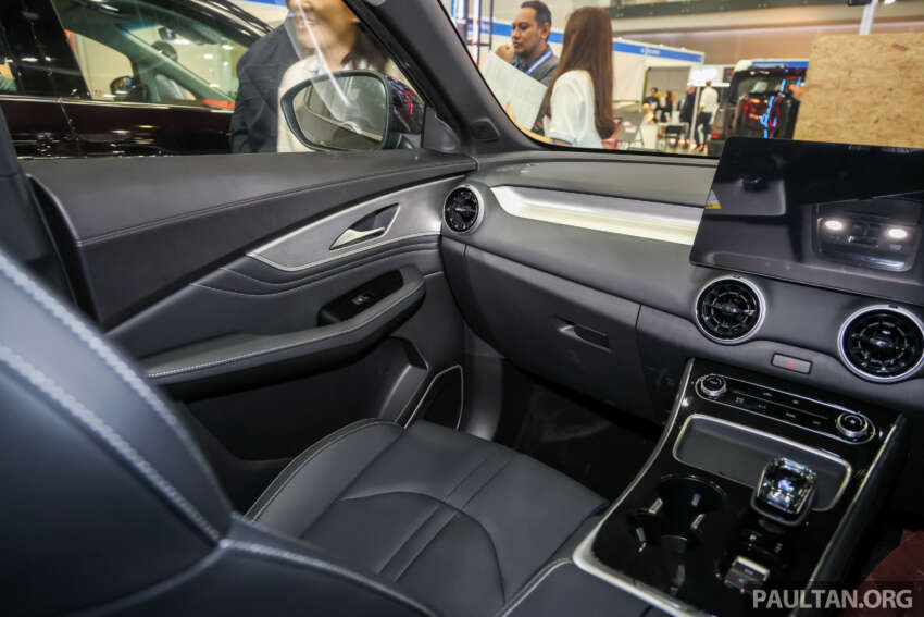 Forthing Friday EV, REEV to launch in Malaysia for RM130k? Dongfeng sub-brand to bring V9 MPV in 2026 1997882