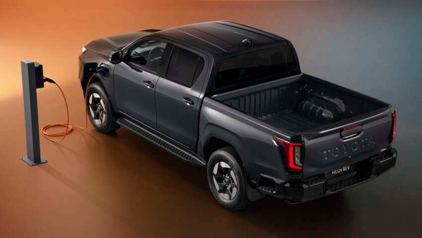 2026 Toyota Hilux Travo – heavy facelift, 2.8L diesel standard, EV with 240 km WLTP range, RM99k-RM192k 1996658
