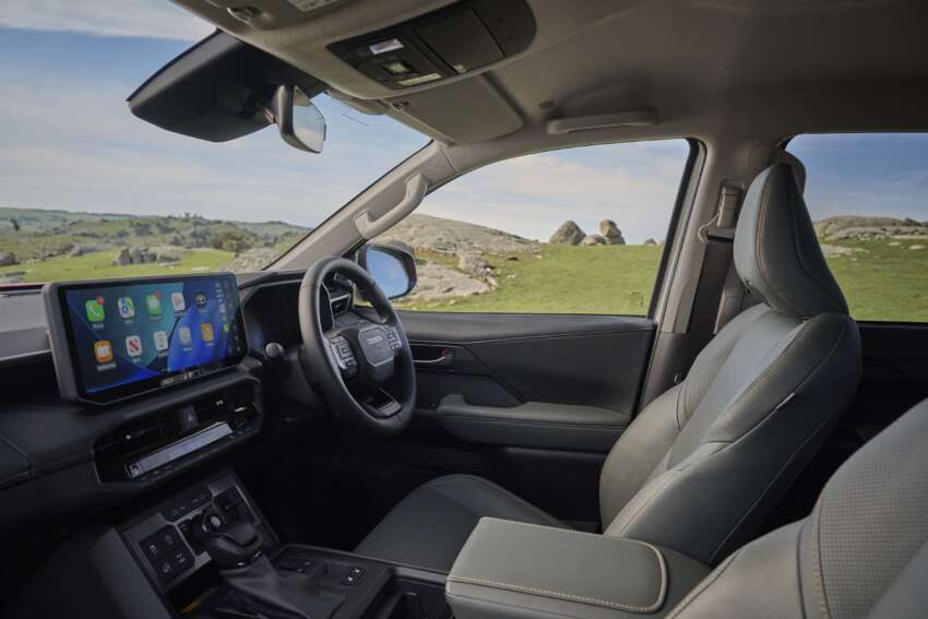 2026 Toyota Hilux Travo – heavy facelift, 2.8L diesel standard, EV with 240 km WLTP range, RM99k-RM192k 1996637