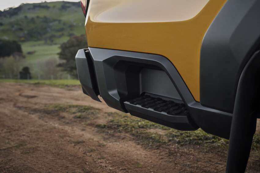 2026 Toyota Hilux Travo – heavy facelift, 2.8L diesel standard, EV with 240 km WLTP range, RM99k-RM192k 1996650