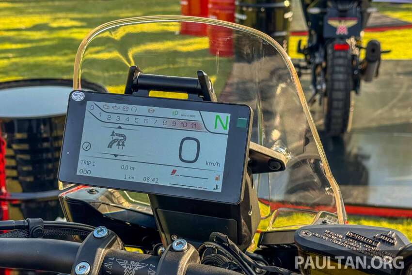 Moto Morini Alltrhike bakal tiba di Malaysia pada harga RM29k – enjin dua silinder 450 cc, meter TFT enam inci 2003397