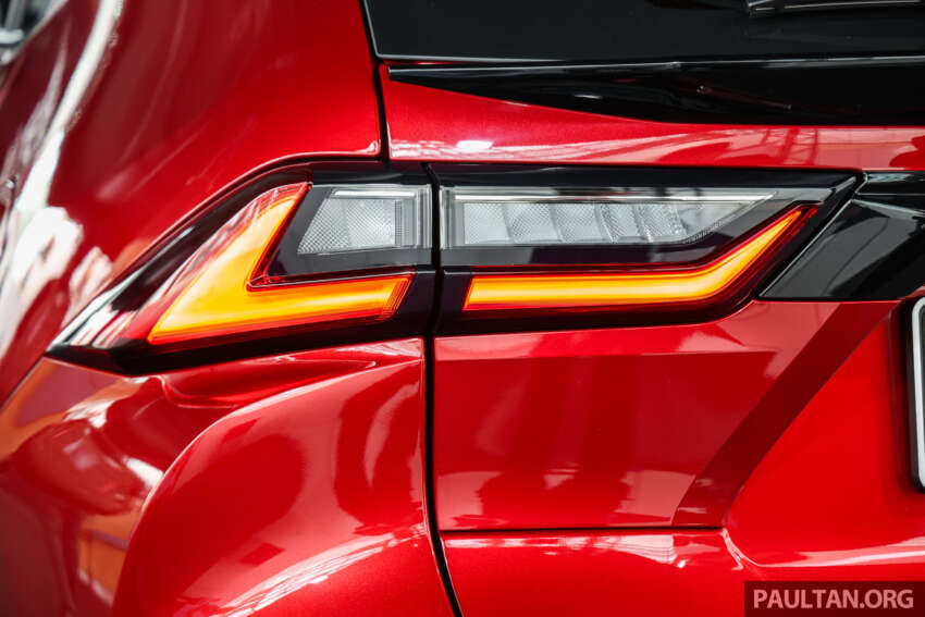 Perodua Traz 2026 dilancar di M’sia — kembar Toyota Yaris Cross, 1.5L NA CVT, varian X/H, dari RM76k 2014110
