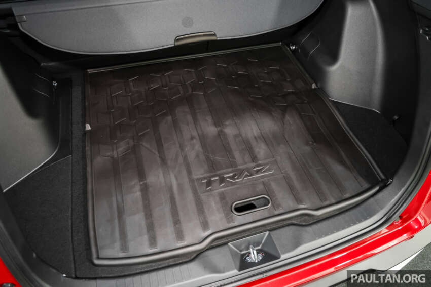 Perodua Traz 2026 dilancar di M’sia — kembar Toyota Yaris Cross, 1.5L NA CVT, varian X/H, dari RM76k 2014239