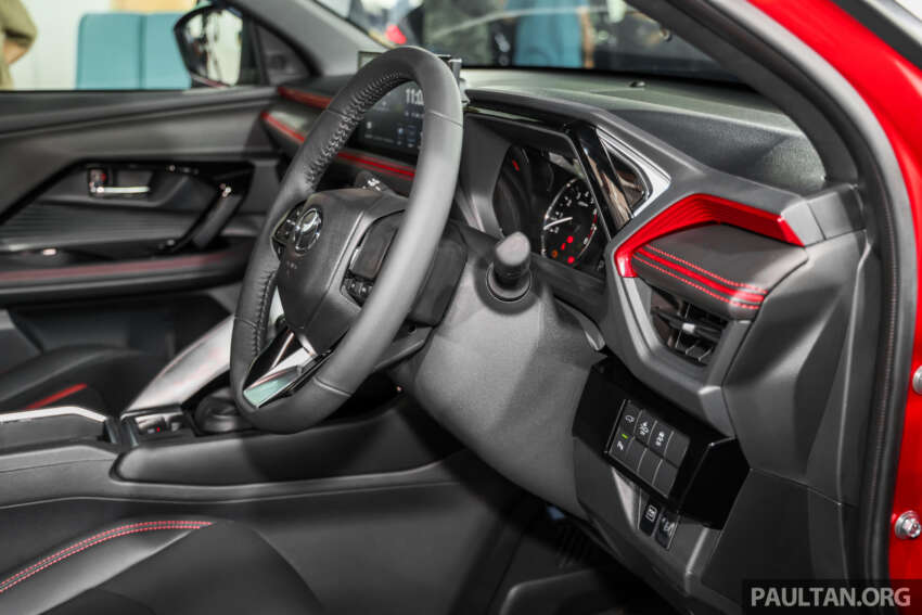 Perodua Traz 2026 dilancar di M’sia — kembar Toyota Yaris Cross, 1.5L NA CVT, varian X/H, dari RM76k 2014140