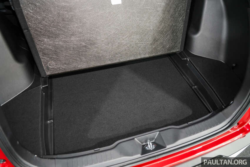 Perodua Traz 2026 dilancar di M’sia — kembar Toyota Yaris Cross, 1.5L NA CVT, varian X/H, dari RM76k 2014242