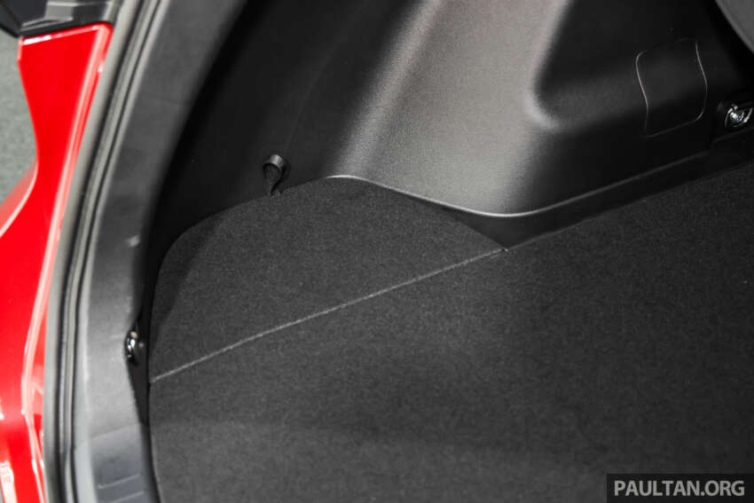 Perodua Traz 2026 dilancar di M’sia — kembar Toyota Yaris Cross, 1.5L NA CVT, varian X/H, dari RM76k 2014246