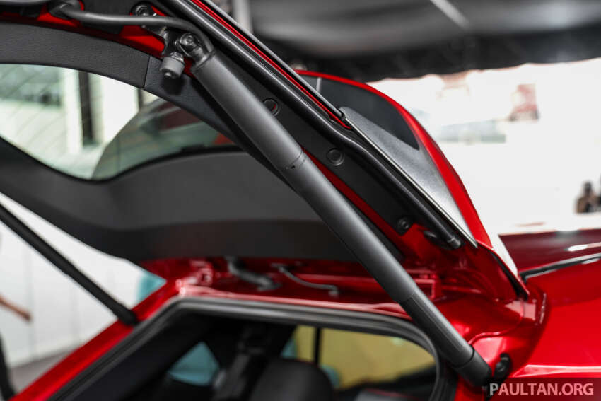 Perodua Traz 2026 dilancar di M’sia — kembar Toyota Yaris Cross, 1.5L NA CVT, varian X/H, dari RM76k 2014248