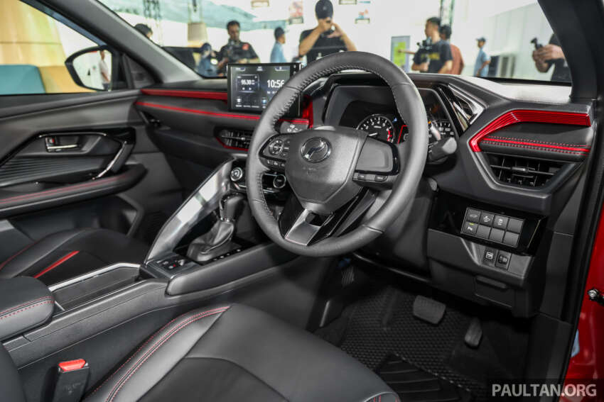 Perodua Traz 2026 dilancar di M’sia — kembar Toyota Yaris Cross, 1.5L NA CVT, varian X/H, dari RM76k 2014131