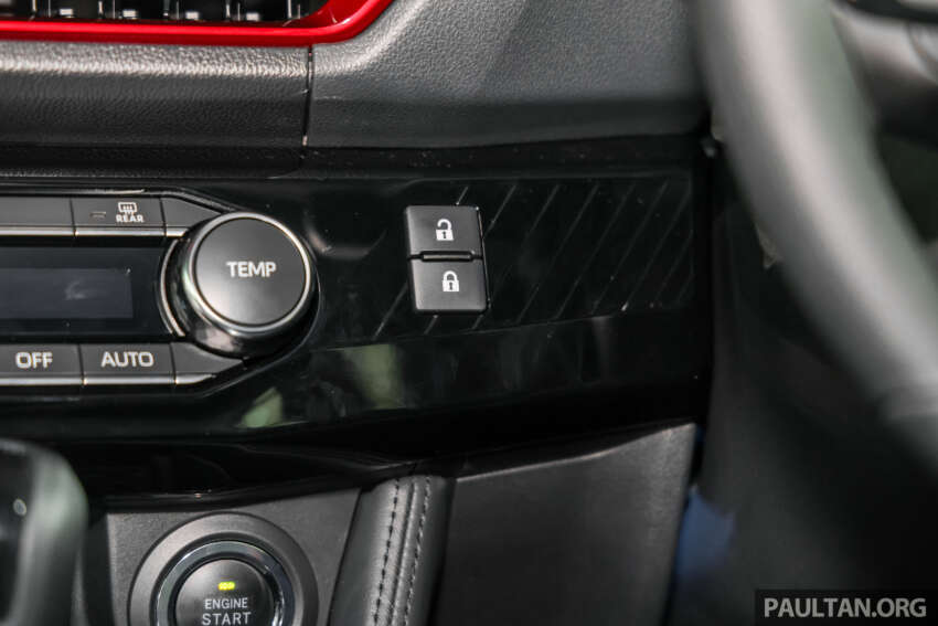 Perodua Traz 2026 dilancar di M’sia — kembar Toyota Yaris Cross, 1.5L NA CVT, varian X/H, dari RM76k 2014174