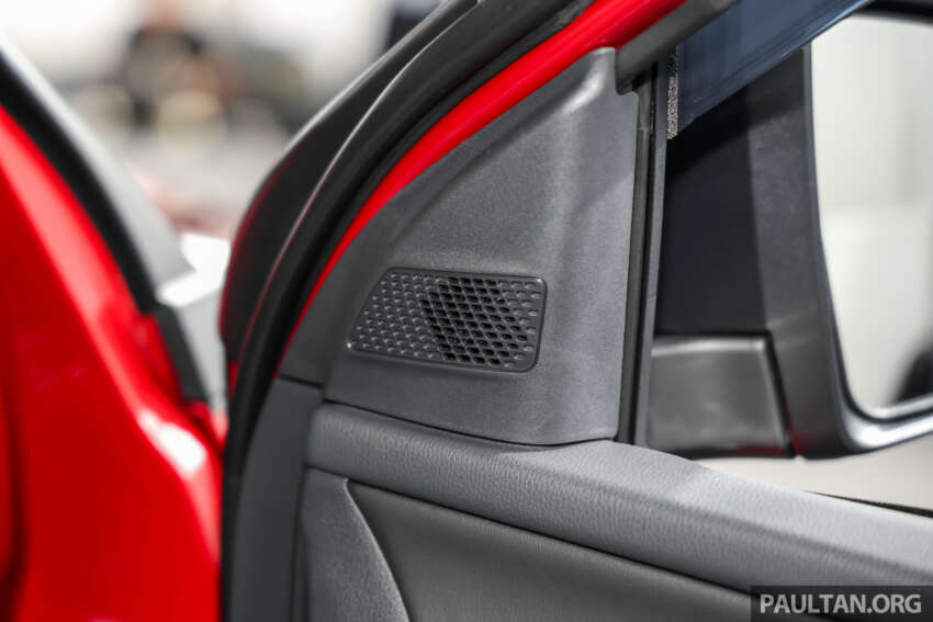 Perodua Traz 2026 dilancar di M’sia — kembar Toyota Yaris Cross, 1.5L NA CVT, varian X/H, dari RM76k 2014198