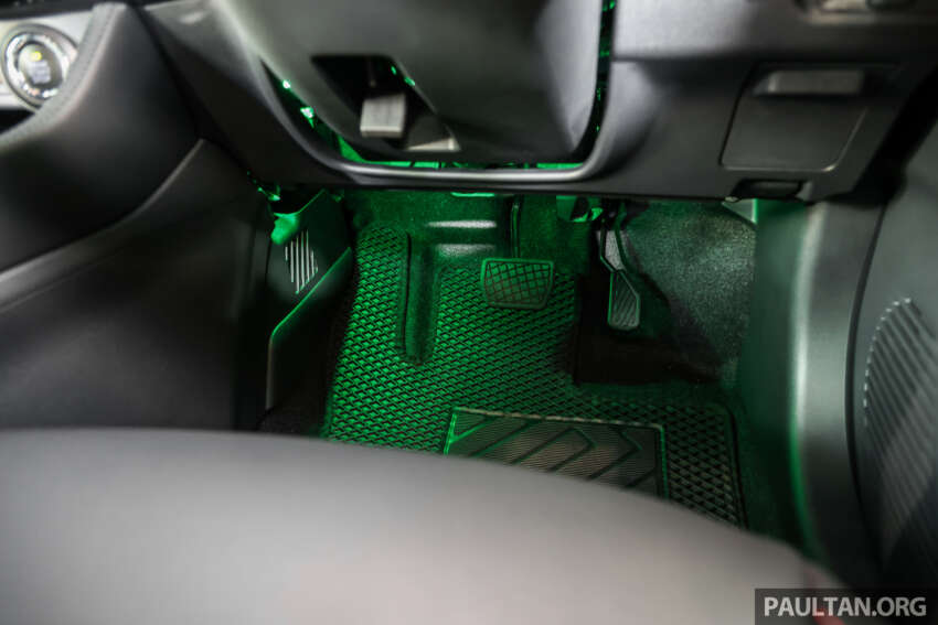 Perodua Traz 2026 dilancar di M’sia — kembar Toyota Yaris Cross, 1.5L NA CVT, varian X/H, dari RM76k 2014217