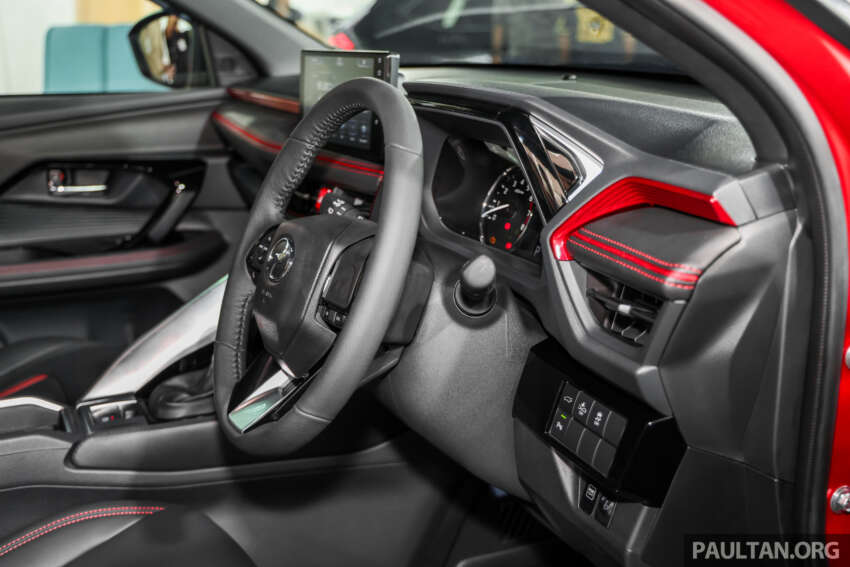 Perodua Traz 2026 dilancar di M’sia — kembar Toyota Yaris Cross, 1.5L NA CVT, varian X/H, dari RM76k 2014139