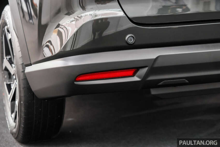 Perodua Traz 2026 dilancar di M’sia — kembar Toyota Yaris Cross, 1.5L NA CVT, varian X/H, dari RM76k 2013967