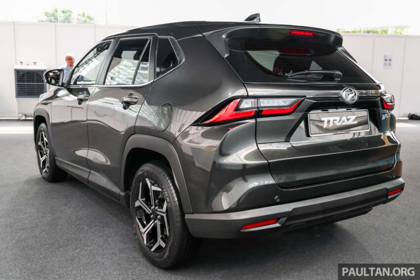 Perodua Traz 2026 dilancar di M’sia — kembar Toyota Yaris Cross, 1.5L NA CVT, varian X/H, dari RM76k 2013940