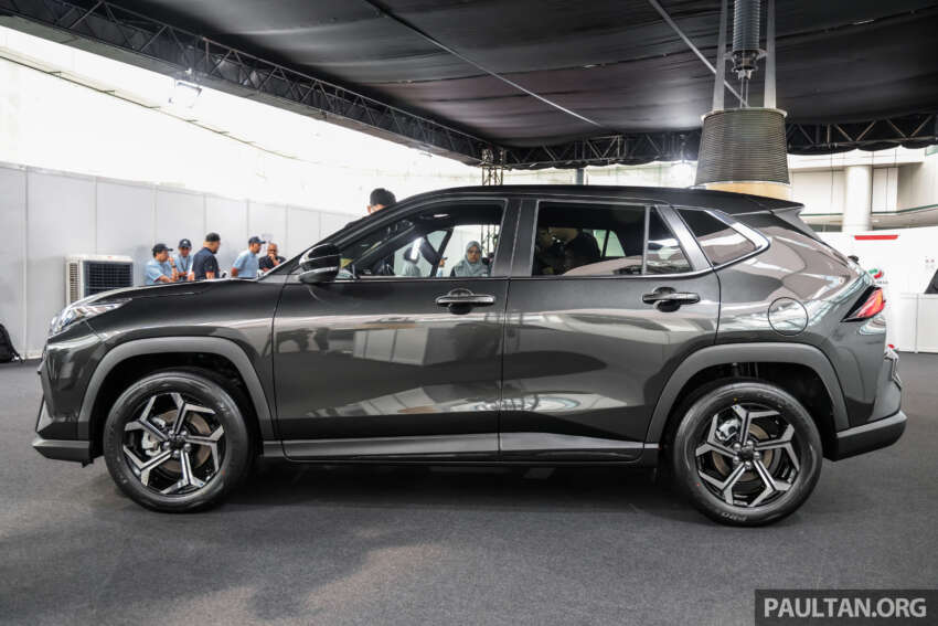 Perodua Traz 2026 dilancar di M’sia — kembar Toyota Yaris Cross, 1.5L NA CVT, varian X/H, dari RM76k 2013945