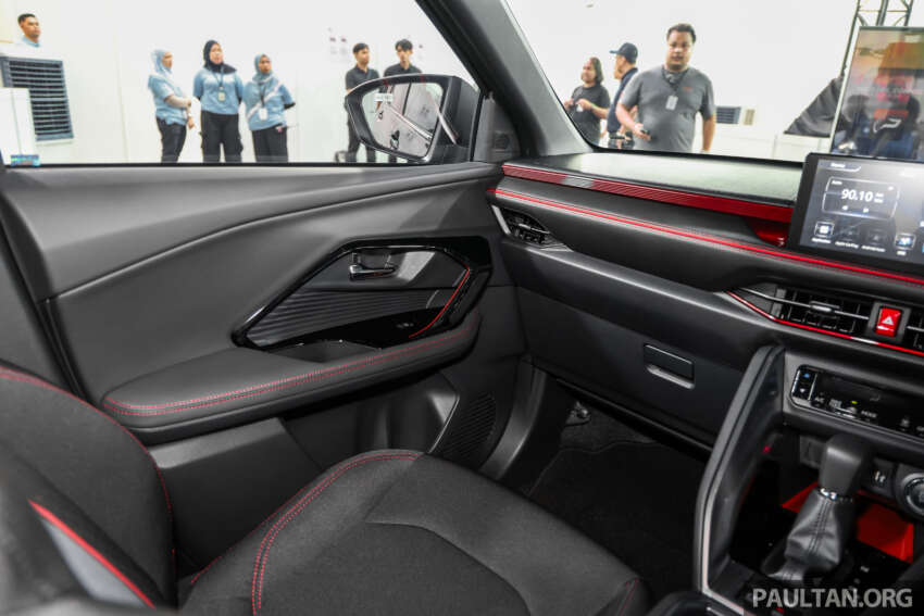 Perodua Traz 2026 dilancar di M’sia — kembar Toyota Yaris Cross, 1.5L NA CVT, varian X/H, dari RM76k 2014032