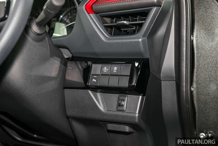 Perodua Traz 2026 dilancar di M’sia — kembar Toyota Yaris Cross, 1.5L NA CVT, varian X/H, dari RM76k 2014042