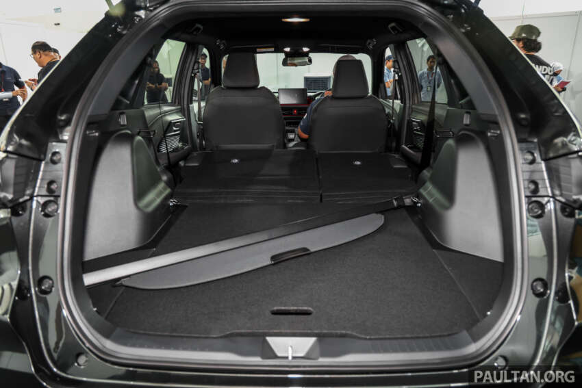 Perodua Traz 2026 dilancar di M’sia — kembar Toyota Yaris Cross, 1.5L NA CVT, varian X/H, dari RM76k 2014059