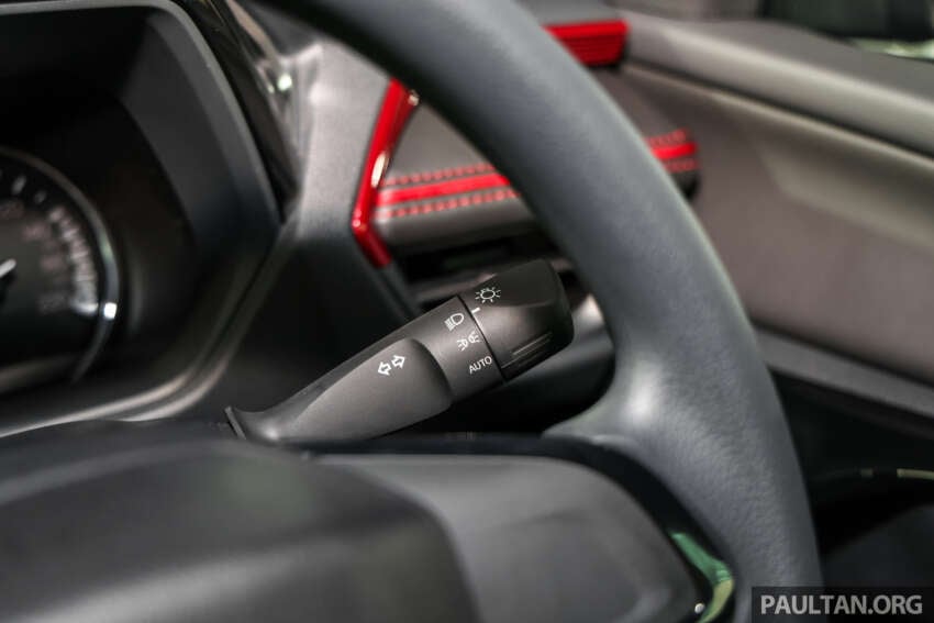 Perodua Traz 2026 dilancar di M’sia — kembar Toyota Yaris Cross, 1.5L NA CVT, varian X/H, dari RM76k 2013985
