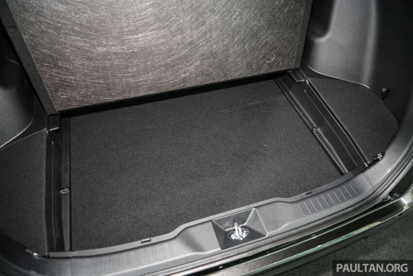 Perodua Traz 2026 dilancar di M’sia — kembar Toyota Yaris Cross, 1.5L NA CVT, varian X/H, dari RM76k 2014063