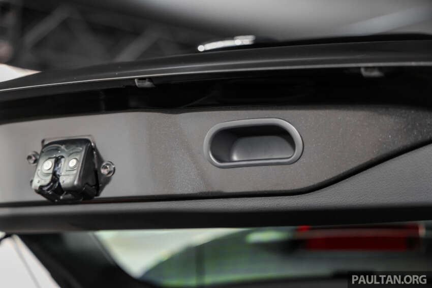 Perodua Traz 2026 dilancar di M’sia — kembar Toyota Yaris Cross, 1.5L NA CVT, varian X/H, dari RM76k 2014069