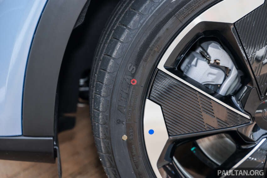 Perodua QV-E dirasmi — EV Malaysia, input Magna Steyr, 0-100 km/j  7.5 saat, jarak 445 km NEDC, RM80k 2006305