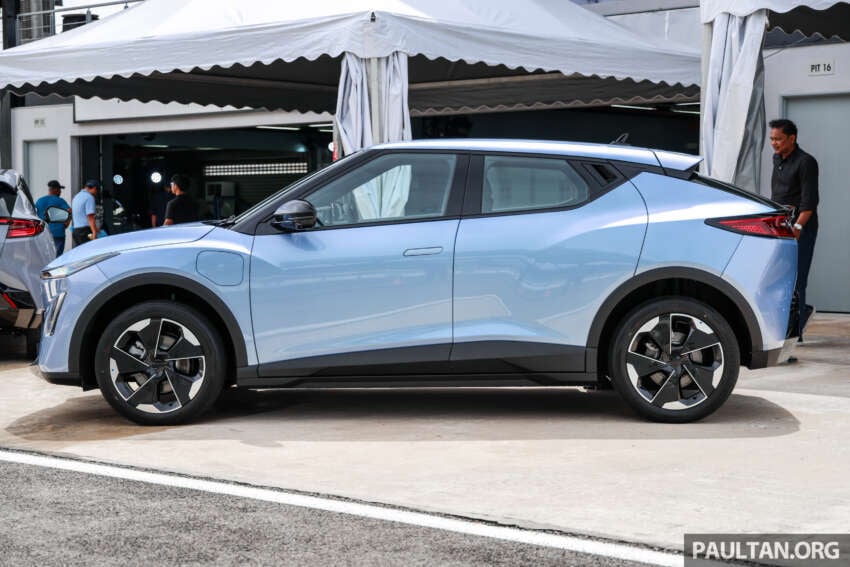 Perodua QV-E dirasmi — EV Malaysia, input Magna Steyr, 0-100 km/j  7.5 saat, jarak 445 km NEDC, RM80k 2006295