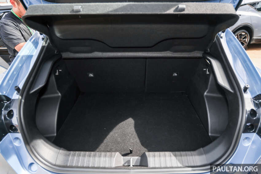 Perodua QV-E dirasmi — EV Malaysia, input Magna Steyr, 0-100 km/j  7.5 saat, jarak 445 km NEDC, RM80k 2006484