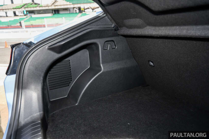 Perodua QV-E dirasmi — EV Malaysia, input Magna Steyr, 0-100 km/j  7.5 saat, jarak 445 km NEDC, RM80k 2006488