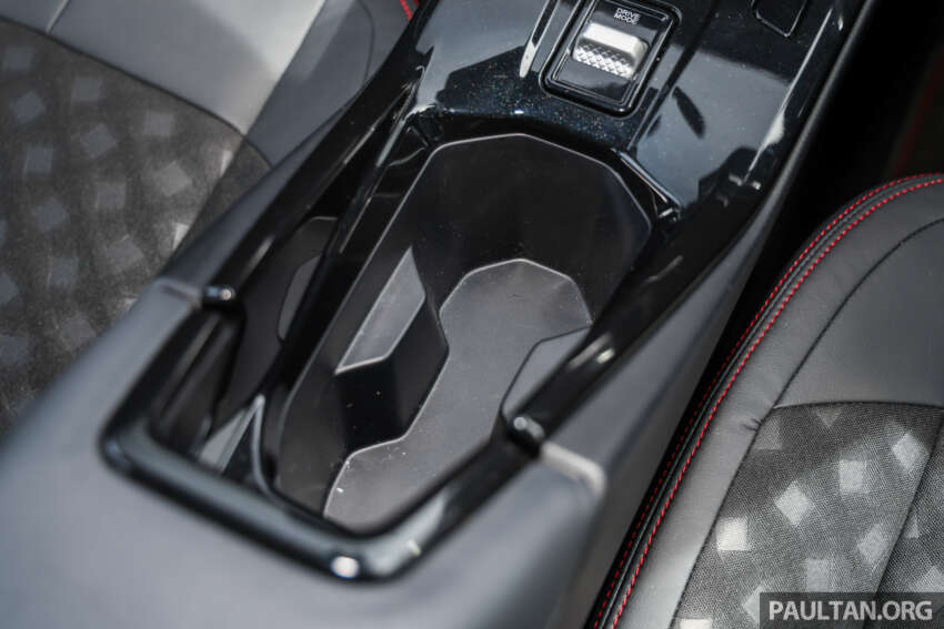 Perodua QV-E dirasmi — EV Malaysia, input Magna Steyr, 0-100 km/j  7.5 saat, jarak 445 km NEDC, RM80k 2006439