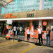 BHPetromart new look and eNak ready-to-eat kiosk launched – coffee and pastries for your pit stop