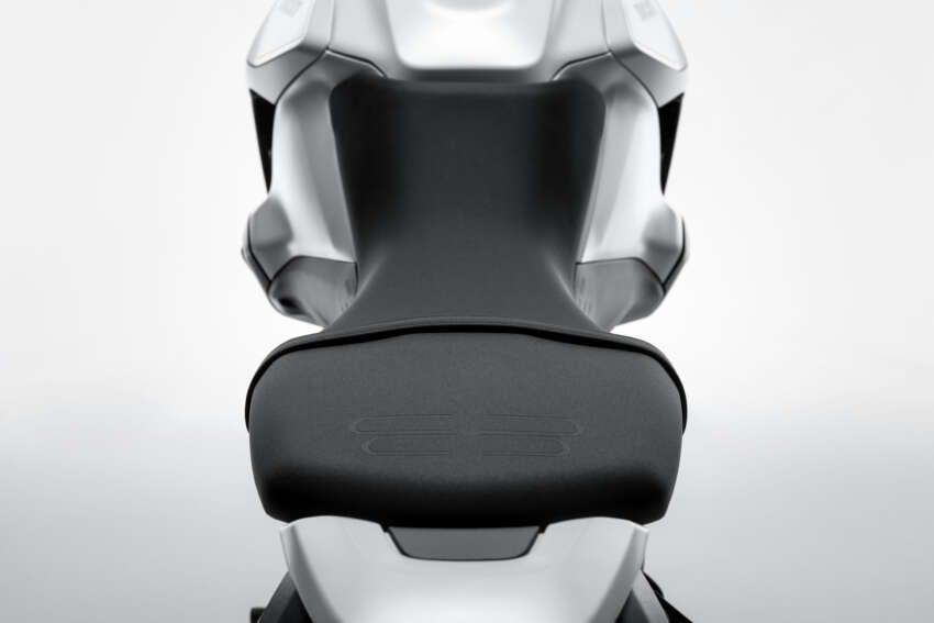 2026 Ducati DesertX updated, new chassis, TFT screen 2044594